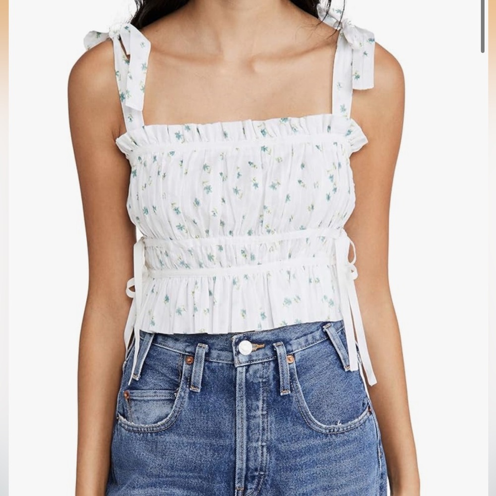 Playa Lucila Pleated Floral Top In White Floral‎ medium